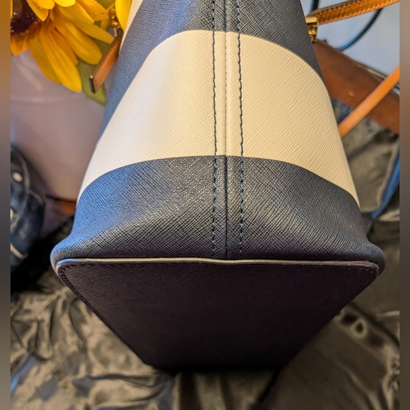 Michael Kors Jet Set Tote in Navy and White Stripes EUC - Picture 4 of 8